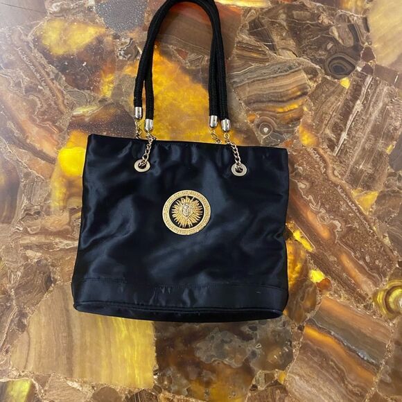 Satin purse  - Picture 1 of 7